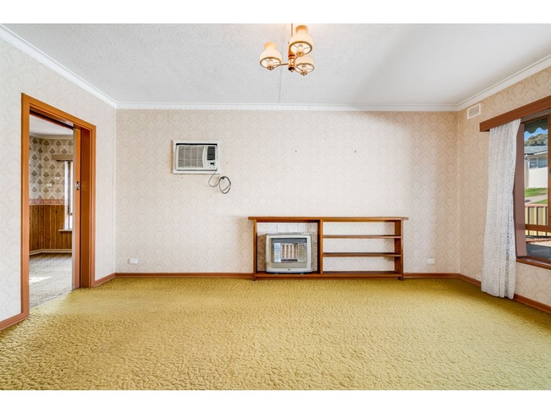 15 Hinton Avenue, Para Hills SA 5096