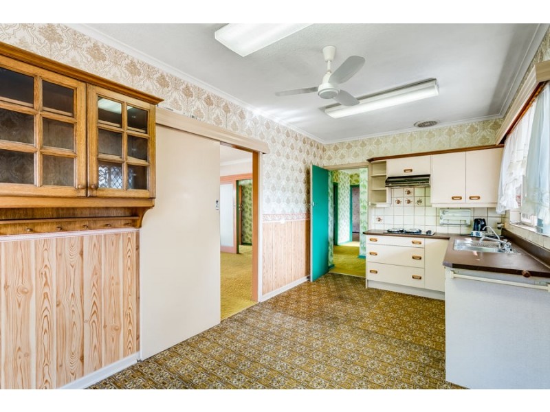 15 Hinton Avenue, Para Hills SA 5096