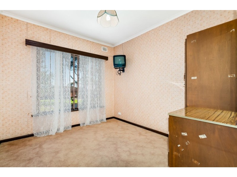 15 Hinton Avenue, Para Hills SA 5096