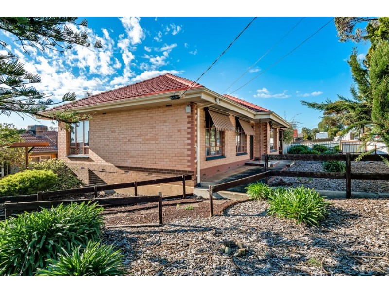 15 Hinton Avenue, Para Hills SA 5096