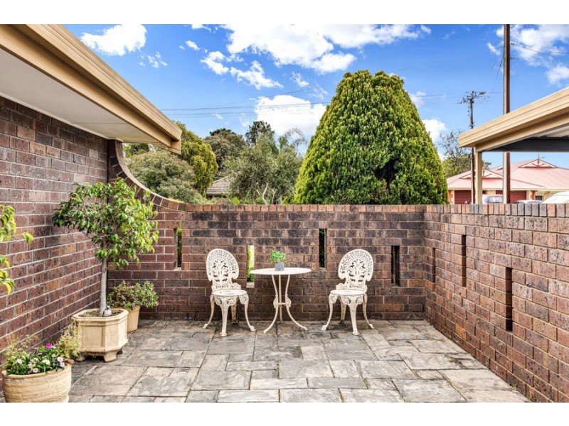 33 Barmera Avenue, Hope Valley SA 5090