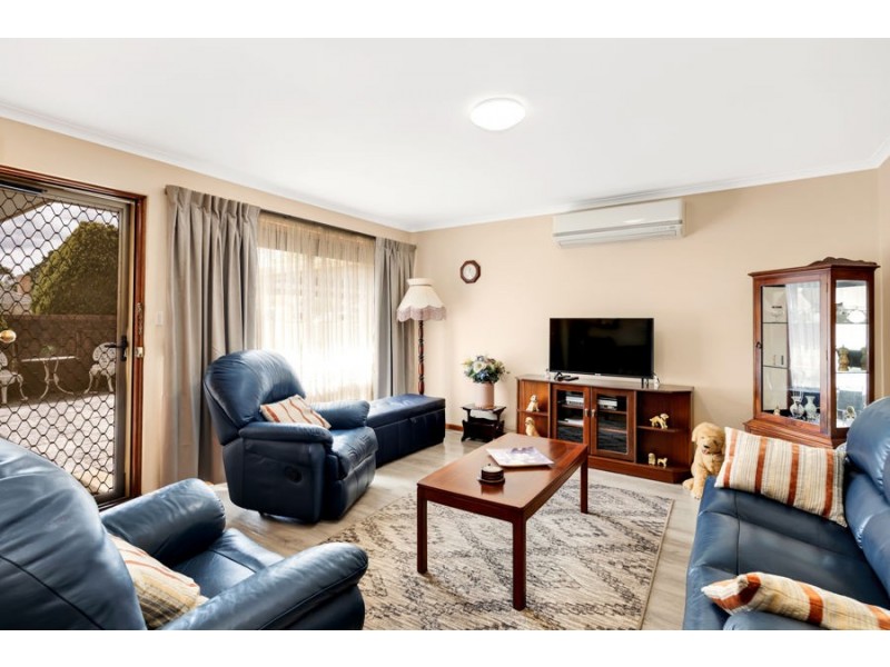 33 Barmera Avenue, Hope Valley SA 5090