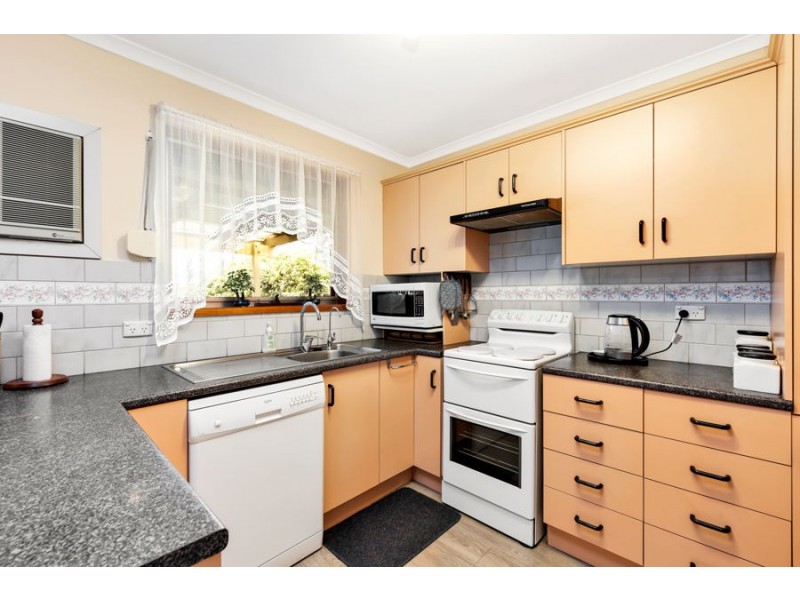 33 Barmera Avenue, Hope Valley SA 5090