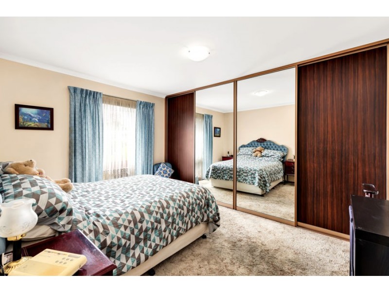 33 Barmera Avenue, Hope Valley SA 5090