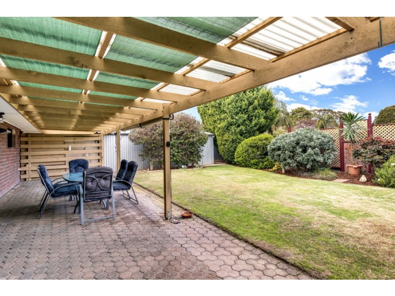 33 Barmera Avenue, Hope Valley SA 5090