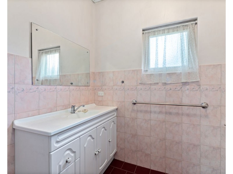 16 Clare Avenue, Athelstone SA 5076