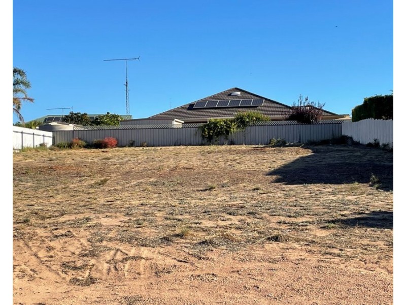 42 Hughes Avenue, Moonta Bay SA 5558