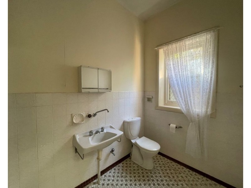 5 Schuetze Street (Units 1 & 2), Mannum SA 5238