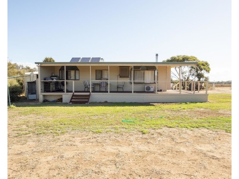 40 Hobbs Road, Port Broughton SA 5522