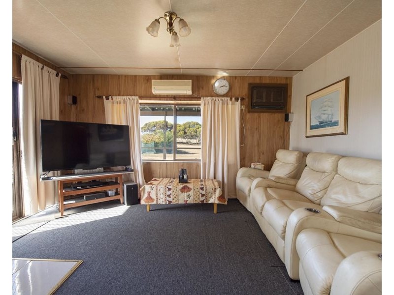 40 Hobbs Road, Port Broughton SA 5522