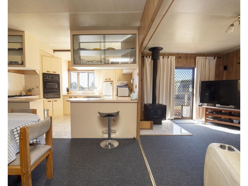 40 Hobbs Road, Port Broughton SA 5522