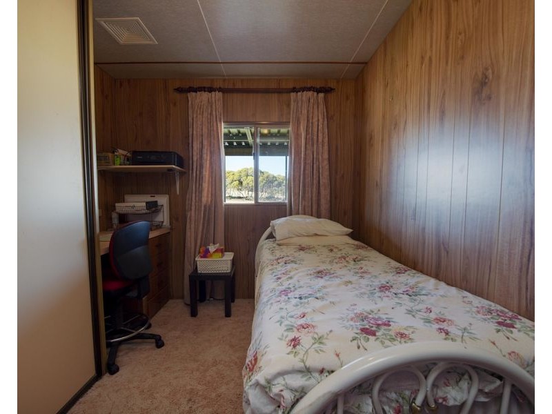 40 Hobbs Road, Port Broughton SA 5522