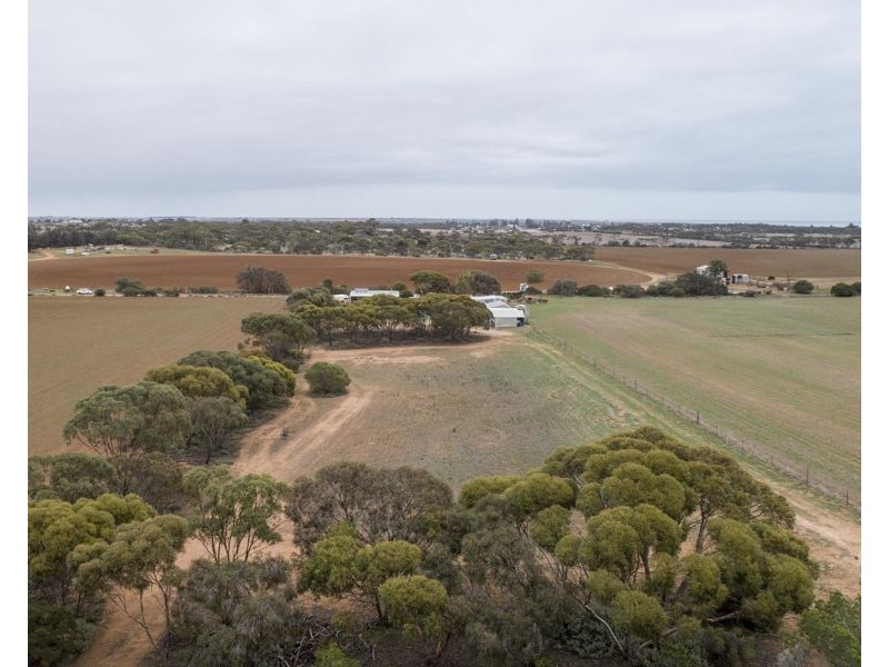 40 Hobbs Road, Port Broughton SA 5522