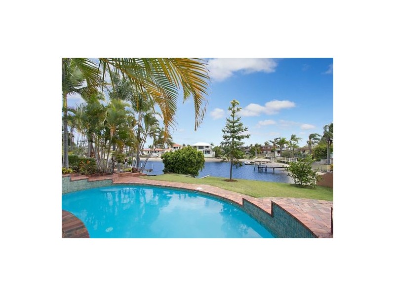 5 Maureen Court, Broadbeach Waters QLD 4218