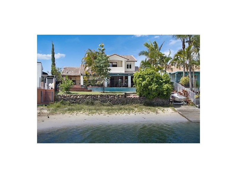 5 Maureen Court, Broadbeach Waters QLD 4218