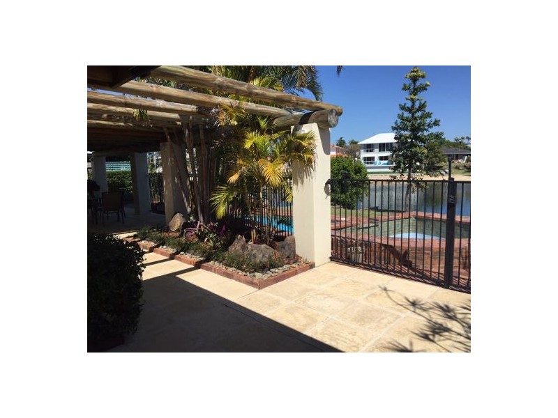 5 Maureen Court, Broadbeach Waters QLD 4218