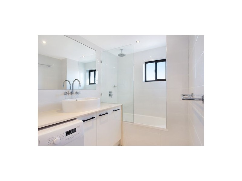 9 18 Lanham Street, Coolangatta QLD 4225