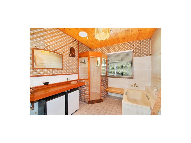 4 Figtree Rd, Terranora NSW 2486