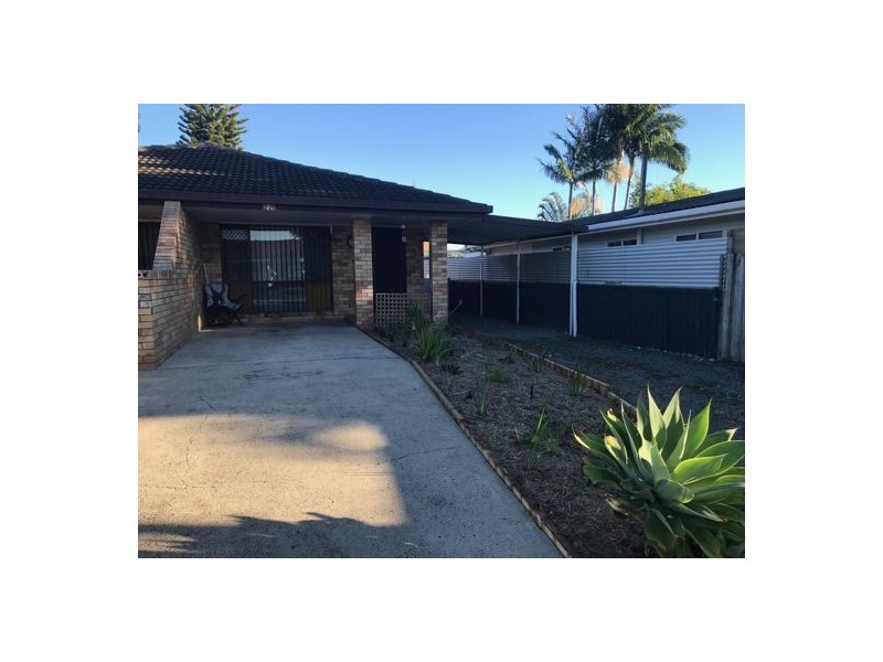 2 28 Lakes Drive, Tweed Heads West NSW 2485