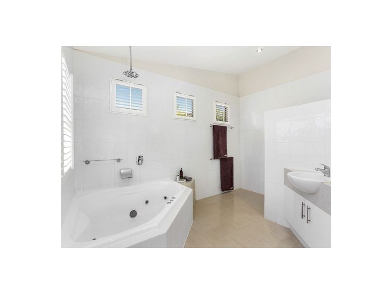 80 Botanical Circuit, Banora Point NSW 2486