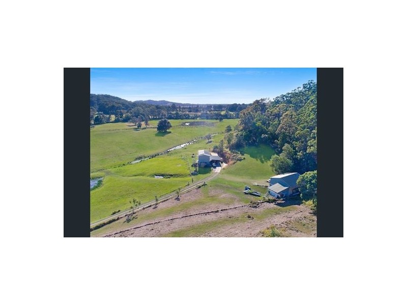 13 Robinsons Road, Piggabeen NSW 2486