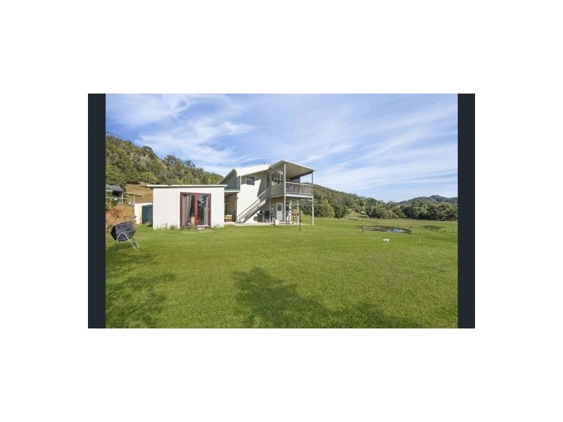 13 Robinsons Road, Piggabeen NSW 2486