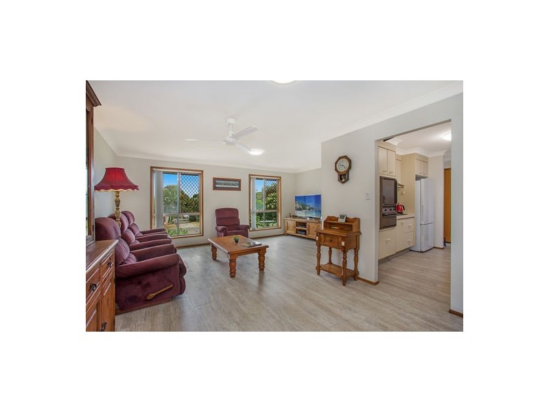 31 Amaroo Dr, Banora Point NSW 2486