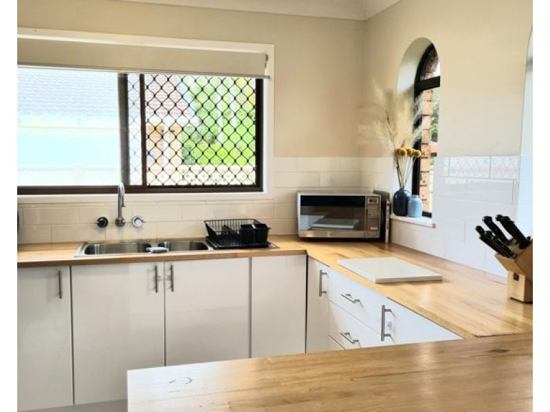 1/2 Riviera Ave, Tweed Heads West NSW 2485