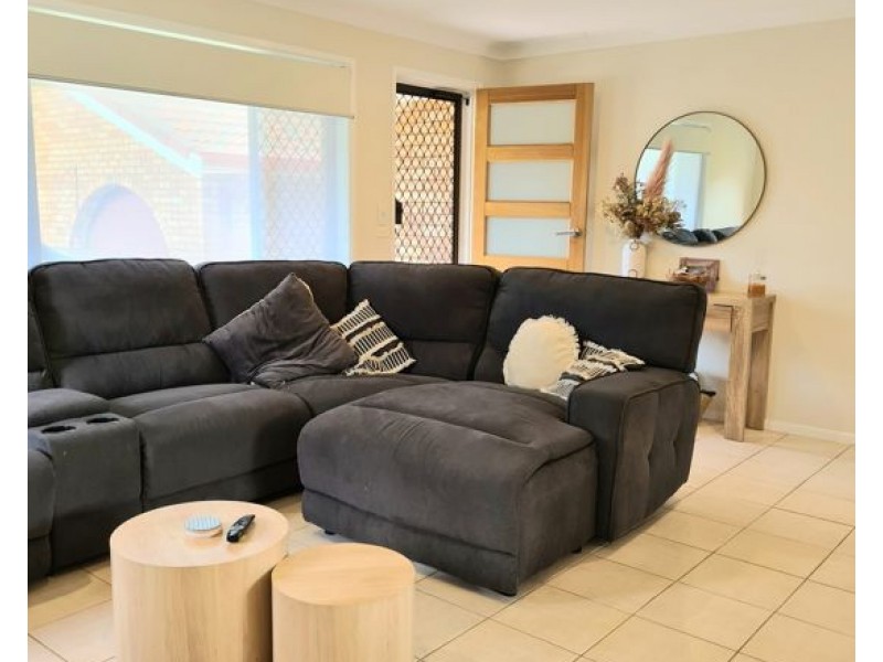 1/2 Riviera Ave, Tweed Heads West NSW 2485