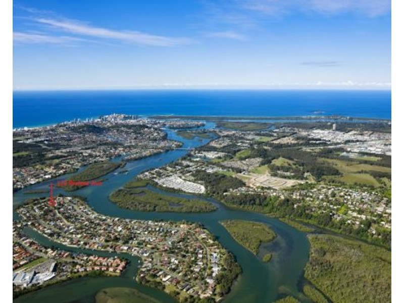 1/2 Riviera Ave, Tweed Heads West NSW 2485