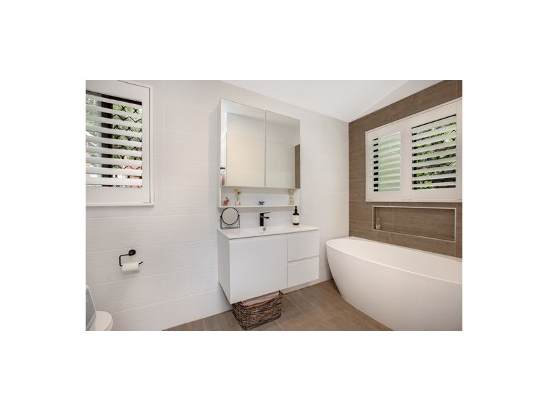 23 Broadwater Esplanade, Bilambil Heights NSW 2486