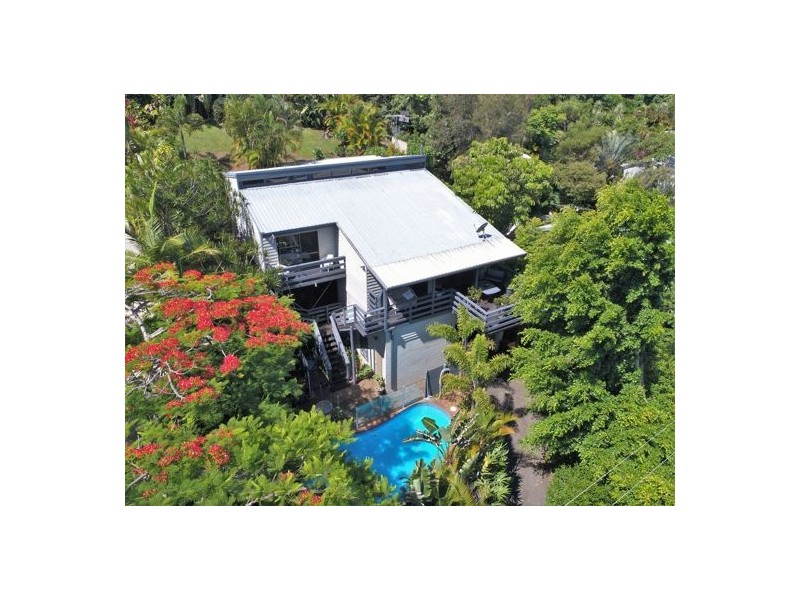 20 Broadwater Esplanade, Bilambil Heights NSW 2486