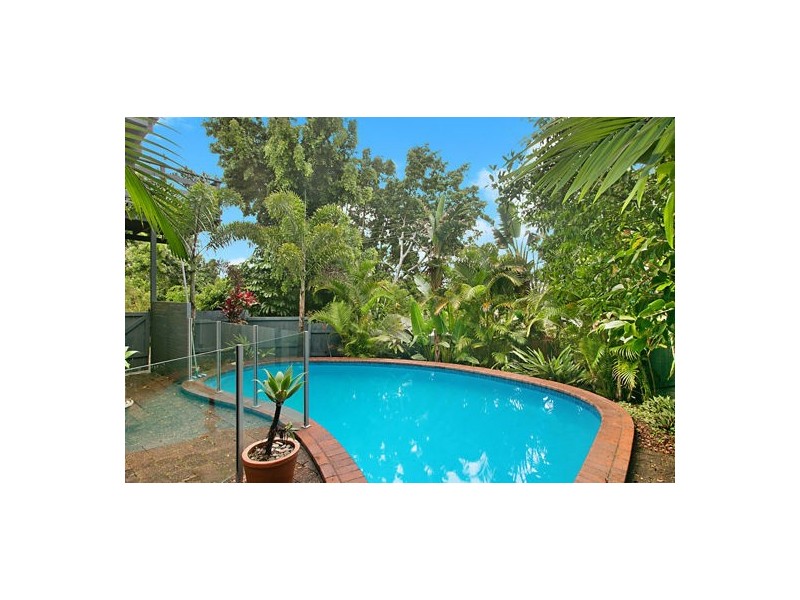 20 Broadwater Esplanade, Bilambil Heights NSW 2486