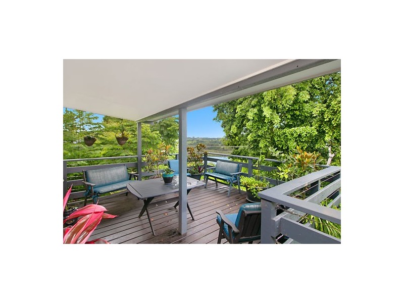 20 Broadwater Esplanade, Bilambil Heights NSW 2486