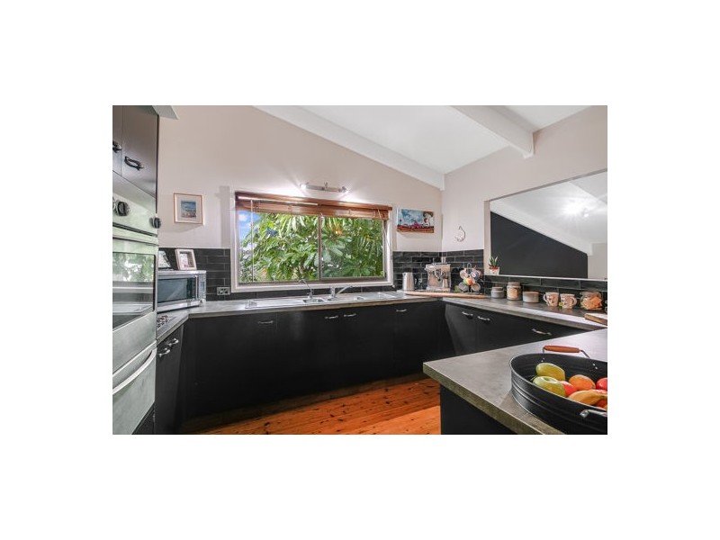 20 Broadwater Esplanade, Bilambil Heights NSW 2486