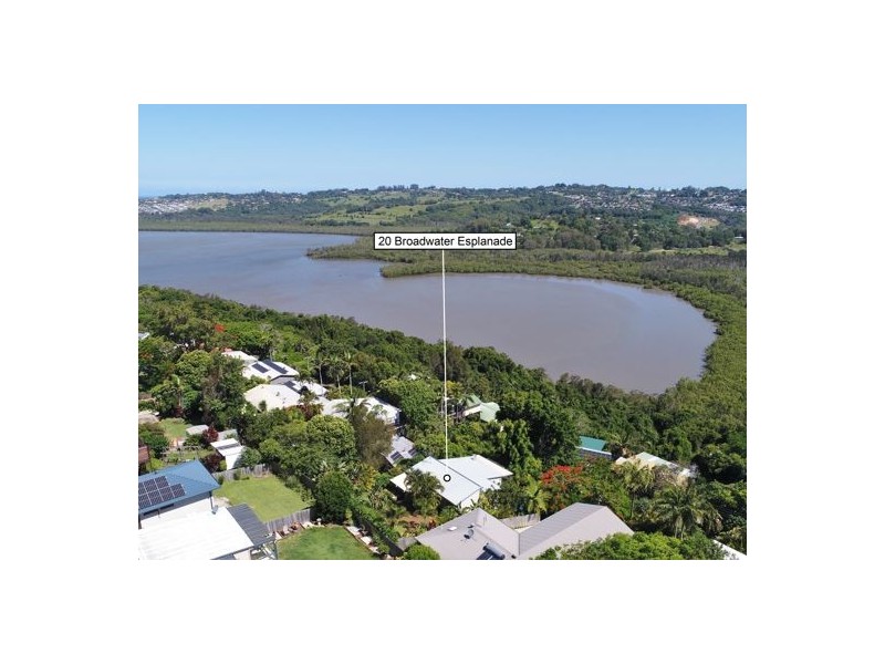 20 Broadwater Esplanade, Bilambil Heights NSW 2486