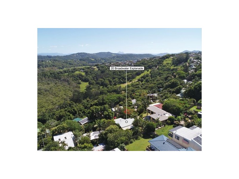 20 Broadwater Esplanade, Bilambil Heights NSW 2486