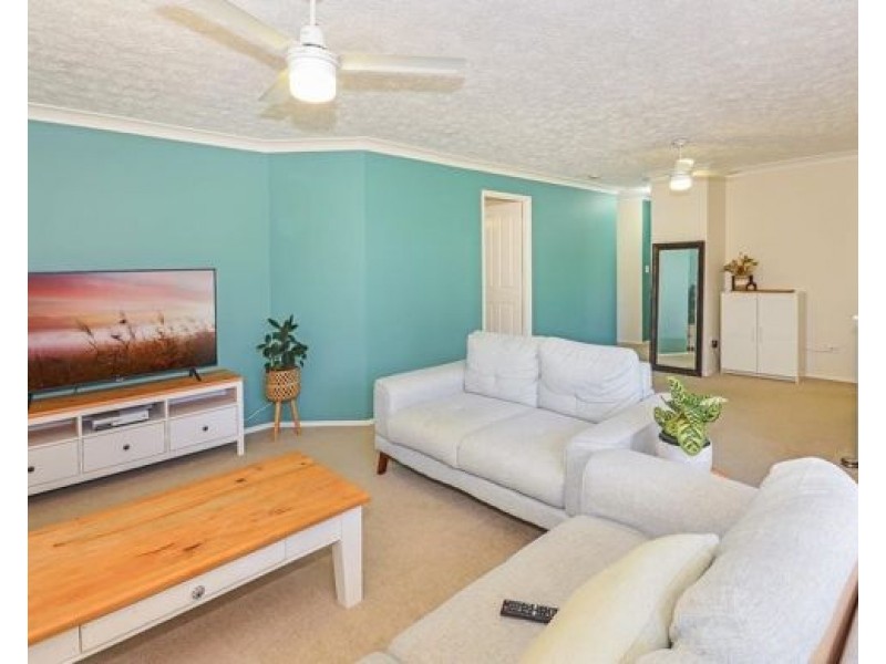 2/5 Cabana Ct, Banora Point NSW 2486