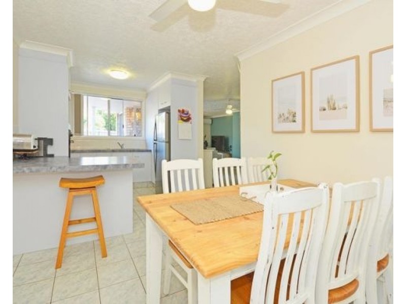 2/5 Cabana Ct, Banora Point NSW 2486