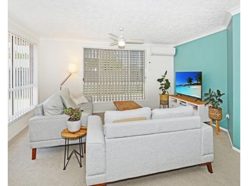 2/5 Cabana Ct, Banora Point NSW 2486