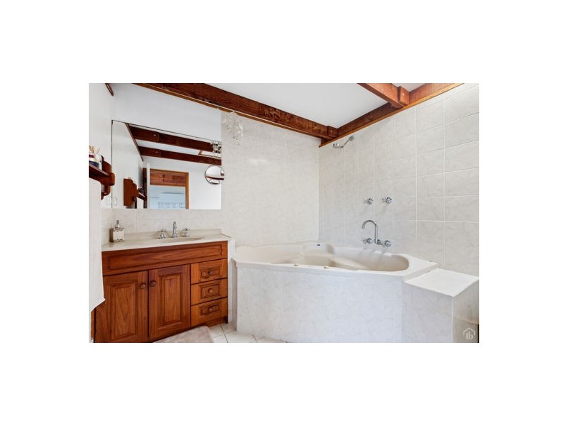 29 Bimbadeen Avenue,, Banora Point NSW 2486