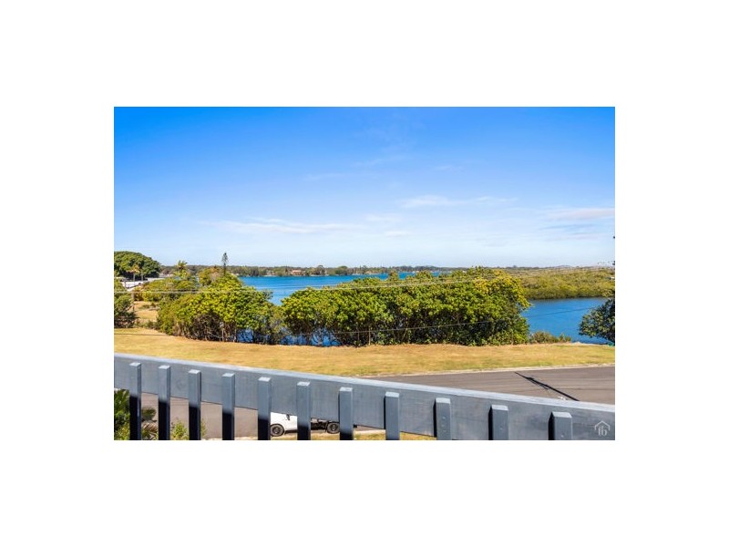 29 Bimbadeen Avenue,, Banora Point NSW 2486