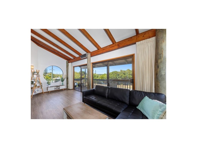 29 Bimbadeen Avenue,, Banora Point NSW 2486