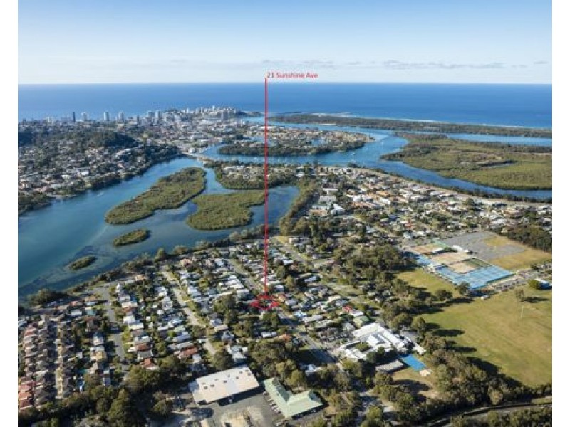 21 Sunshine Avenue, Tweed Heads South NSW 2486