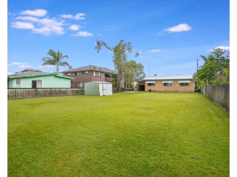 21 Sunshine Avenue, Tweed Heads South NSW 2486