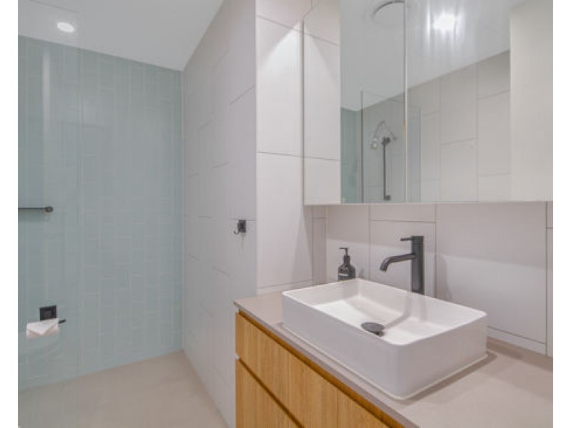 706/13-15 Haig Street, Coolangatta QLD 4225