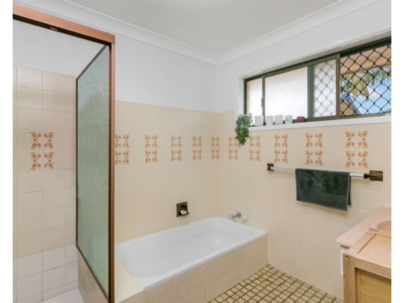 2/2 Riviera Ave, Tweed Heads West NSW 2485