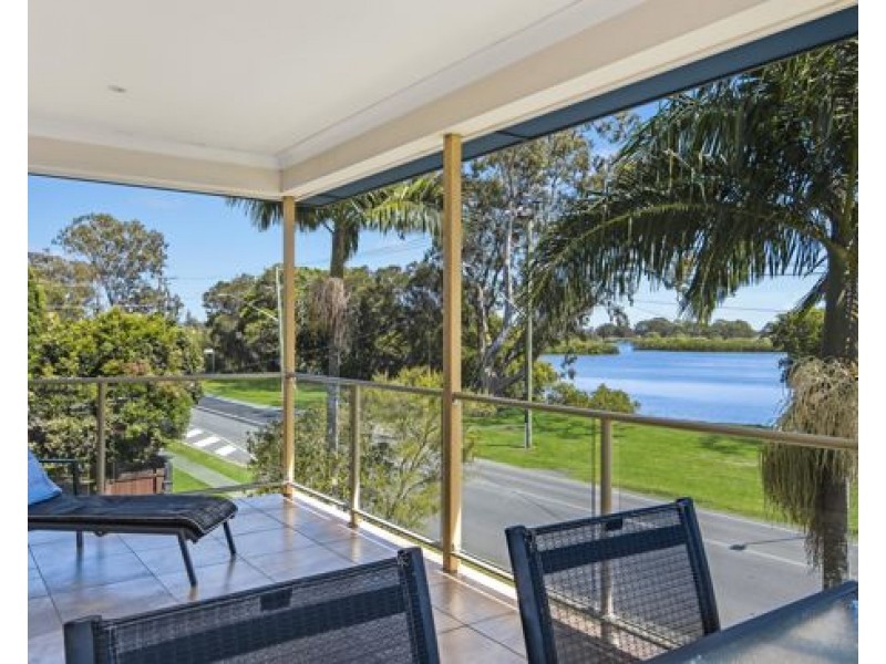 70 Dry Dock Road, Tweed Heads South NSW 2486