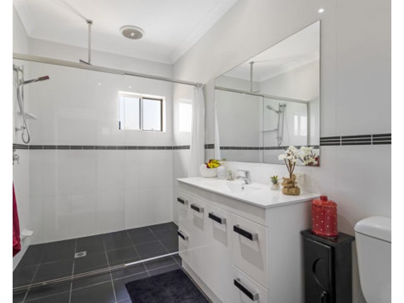 70 Dry Dock Road, Tweed Heads South NSW 2486