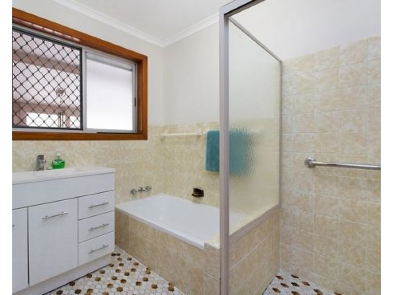 11 Jacaranda Ave, Tweed Heads West NSW 2485